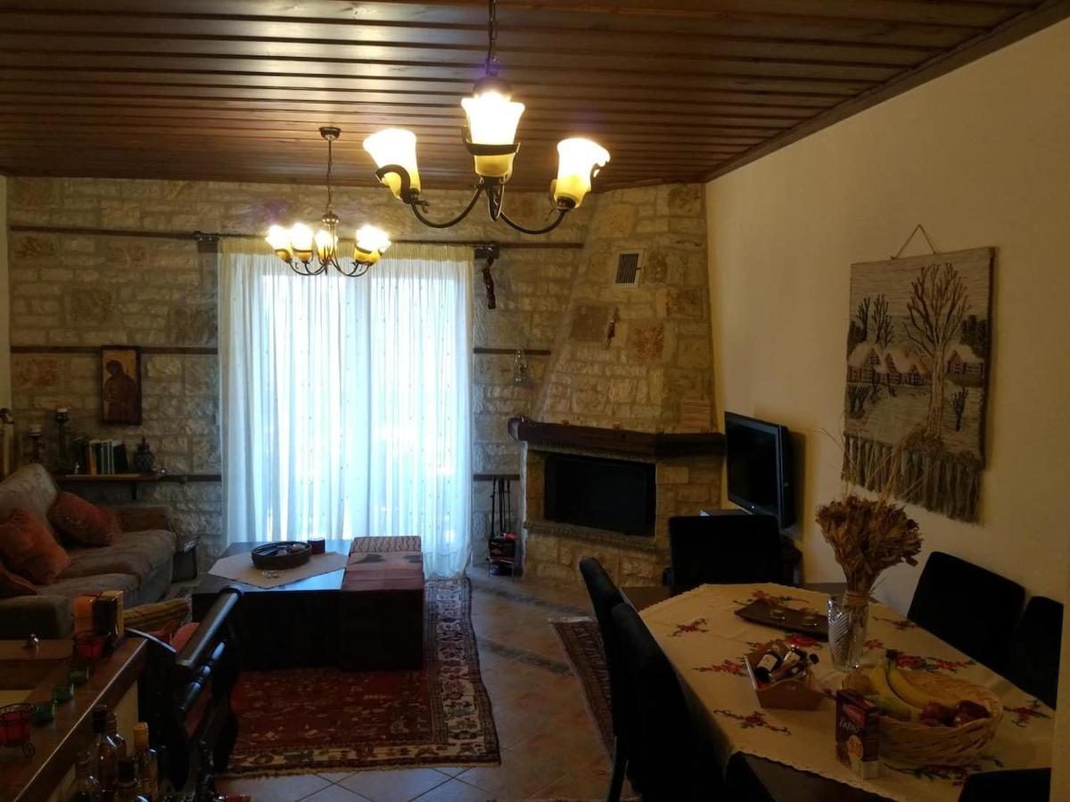 Vila La Casa Di Pietra Karpenísion Exteriér fotografie